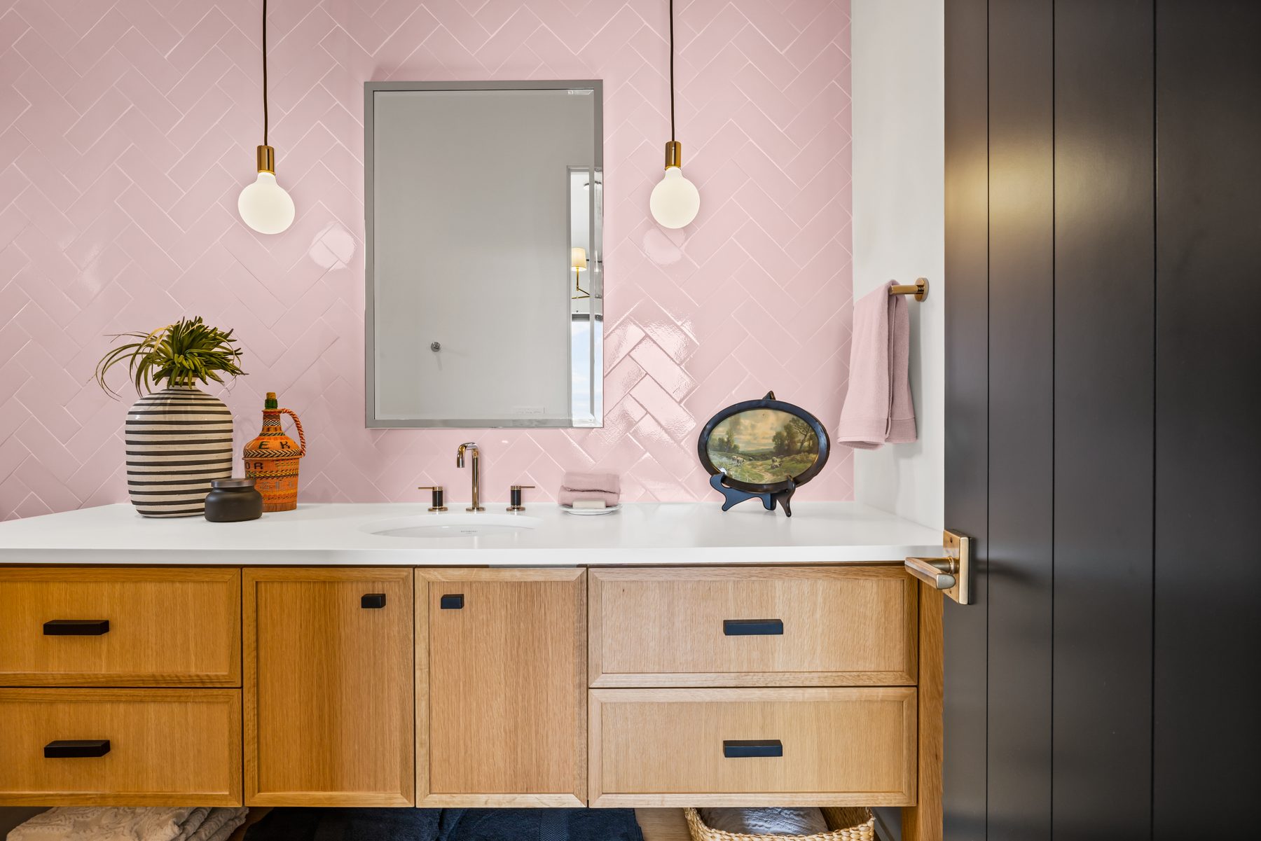 Pink bath