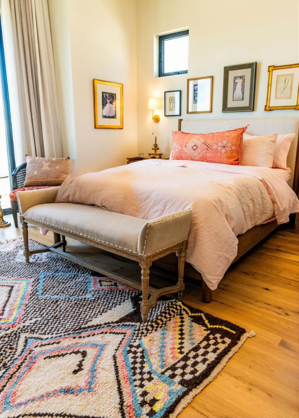Guest bedroom
